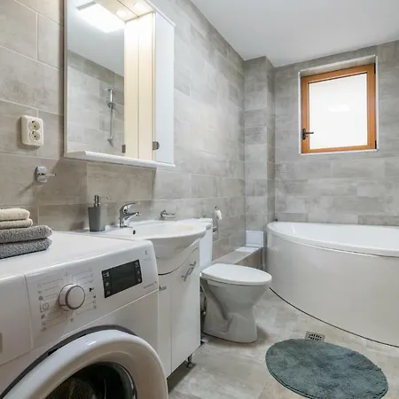 #very Spacious 2br 110 Near Old Town Apartamento *