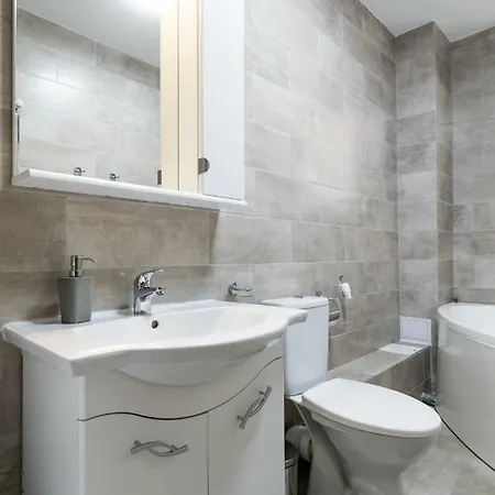 #very Spacious 2br 110 Near Old Town Bukareszt